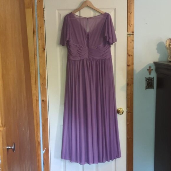 Davids Bridal Sz 18 Lavendar MOB MOG Dress Wedding Formal Romantic Chiffon Layer - Picture 3 of 6